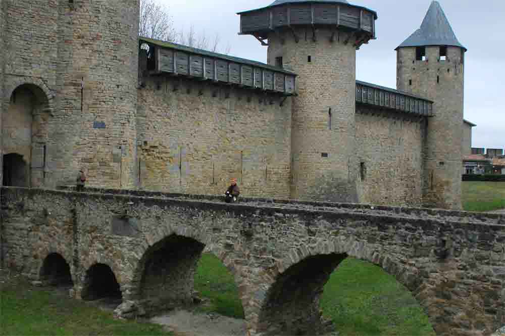Francia - Carcassonne 11 - La Cité - castillo Vicomtal.jpg
